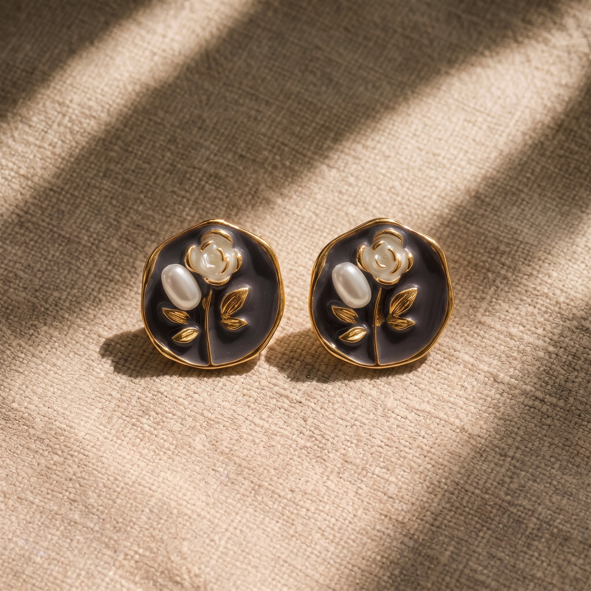 FLORAL STUDS ROUND