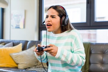 Game Lovers Bundle - Gaming Phone Holder & Controller Free Delivery