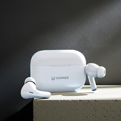 Gionee wireless earbuds with charging case on a dark background